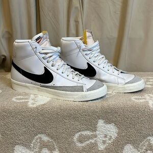 Men’s Nike mid 77 blazer size 11